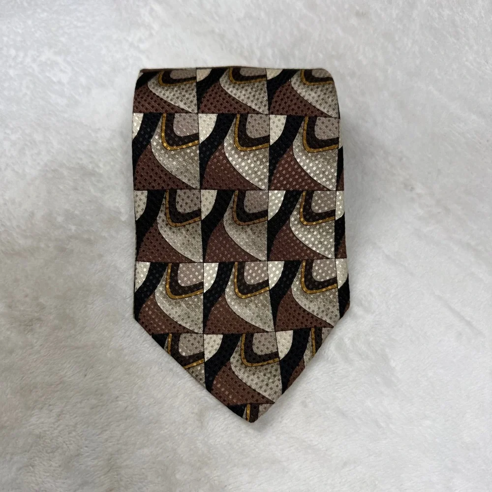 Valentino Pietro Mens Silk Necktie Brown Black Geometric Abstract Hand Fashioned